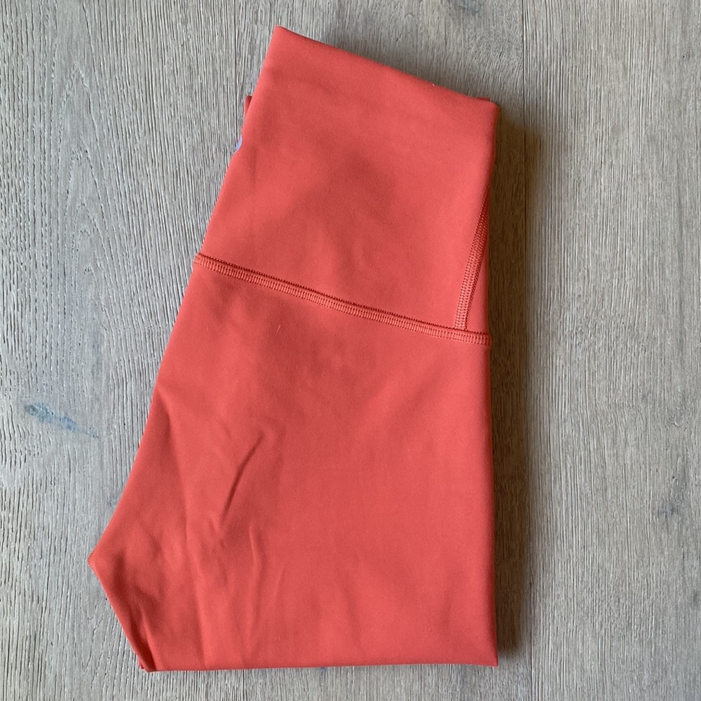 wunder train 25" Brick size 2 lululemon euc